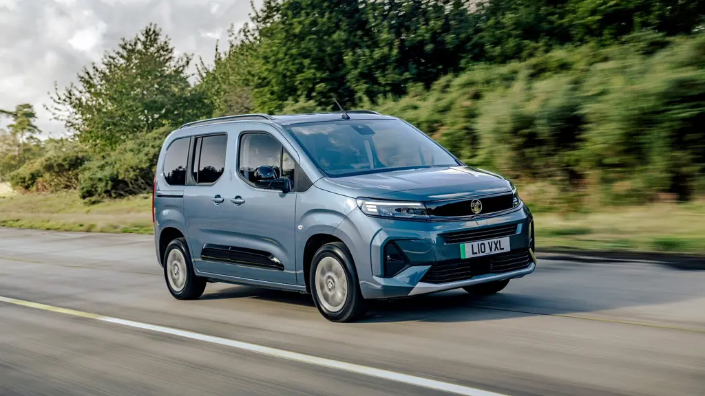 Vauxhall Combo Life 100kW Design 52kWh 5dr Auto