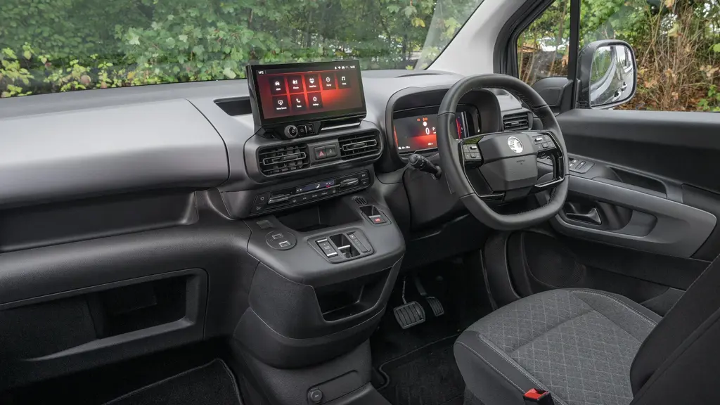 Vauxhall Combo Life 100kW Design 52kWh 5dr Auto