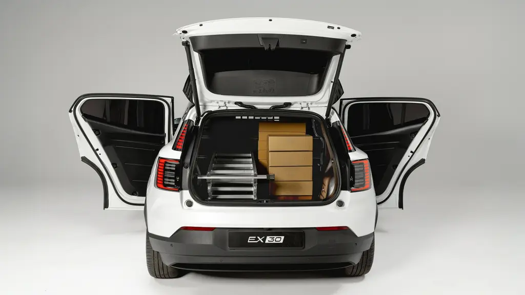 Volvo EX30 Electric 110KW 69KWH P3 Long Range Core Cargo Auto