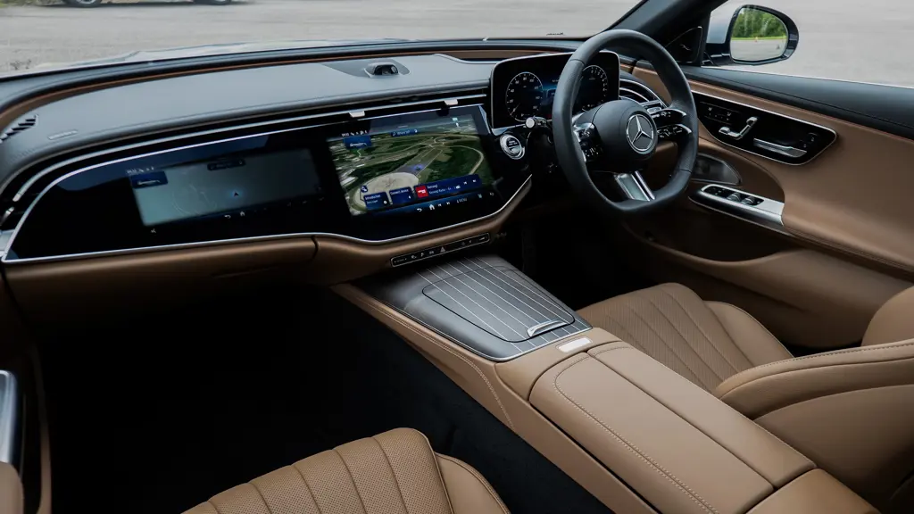 Mercedes-Benz E Class E300de AMG Line Premium 5dr 9G-Tronic Pan Roof