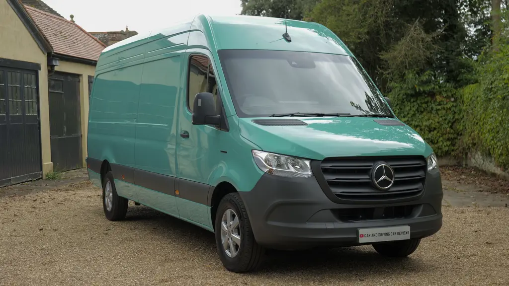 Mercedes-Benz Sprinter E 414 L3 Electric RWD 100KW 81KWH PRO Van Auto