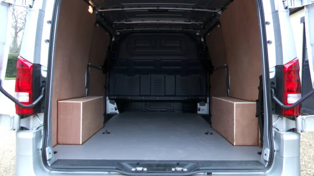 Mercedes-Benz Vito Tourer L2 Diesel RWD 114 CDI PRO 9-Seater 9G-Tronic