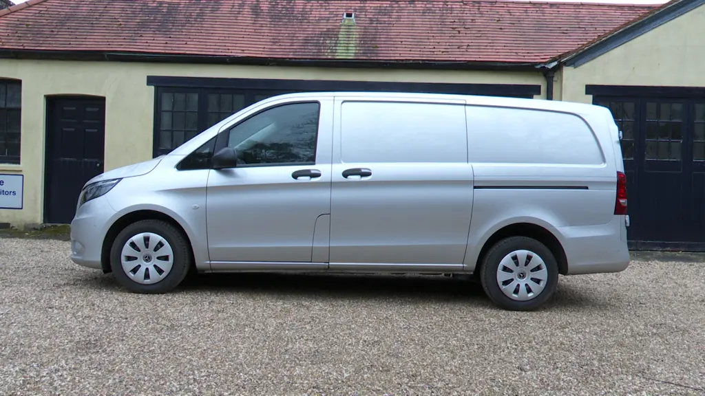 Mercedes-Benz Vito Tourer L2 Diesel RWD 114 CDI PRO 9-Seater 9G-Tronic