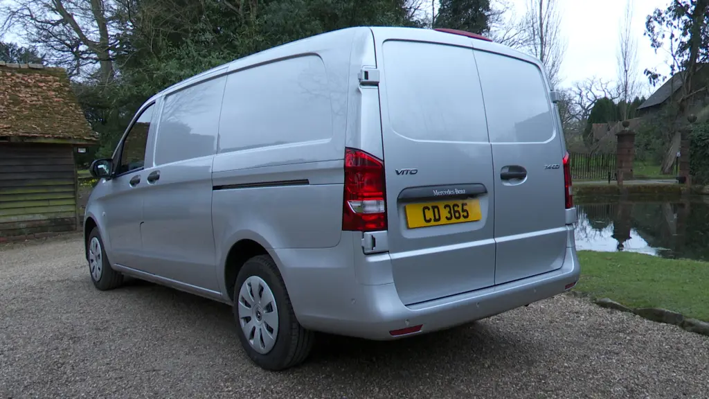 Mercedes-Benz Vito Tourer L2 Diesel RWD 114 CDI PRO 9-Seater 9G-Tronic